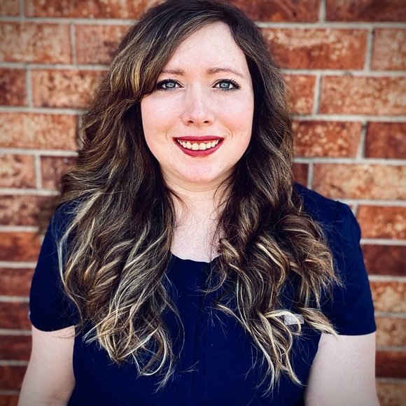 Meet your Posher, Sarah - Picture 2 of 9